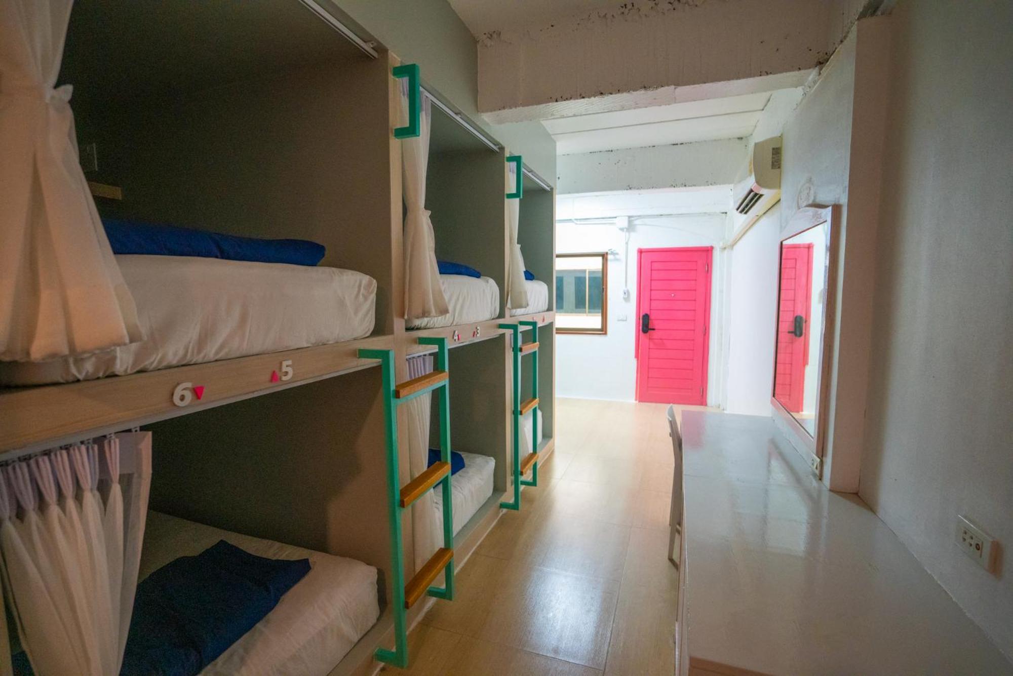 Base Party Hostel Ao Nang Extérieur photo