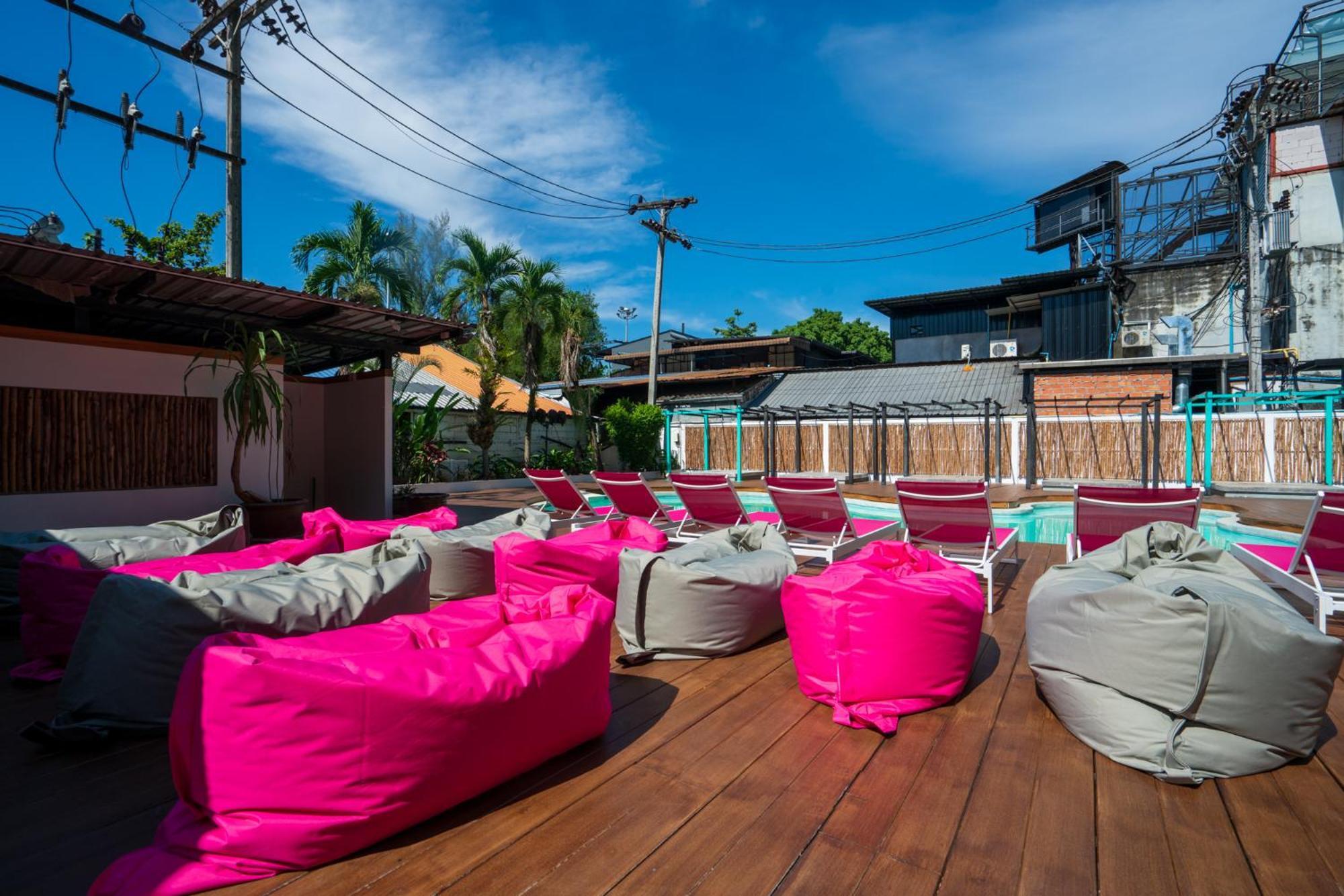 Base Party Hostel Ao Nang Extérieur photo